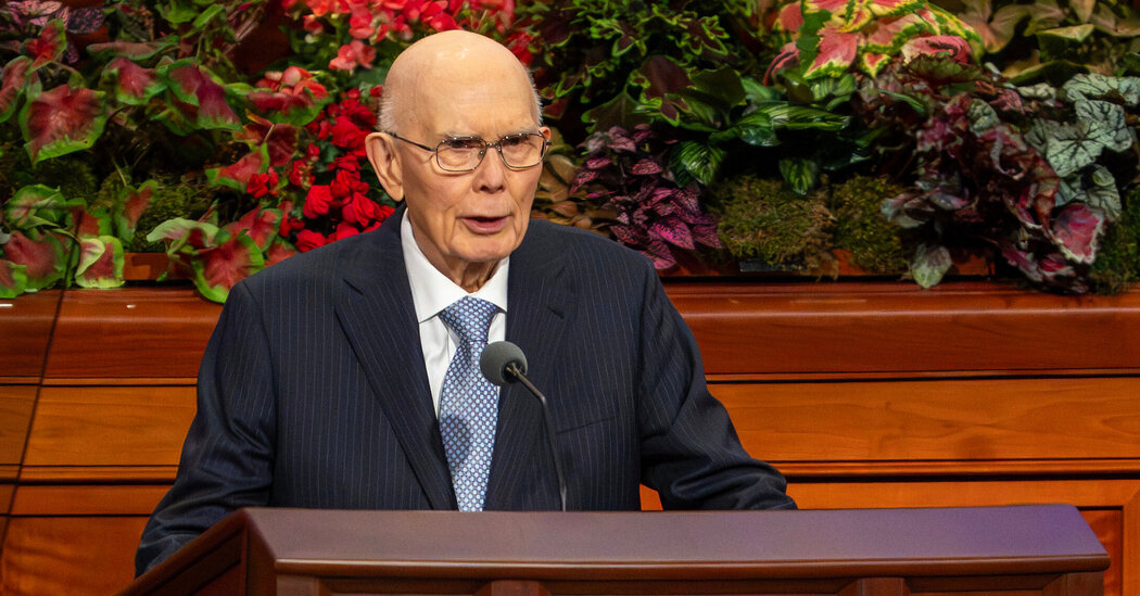 10NAT-MORMON-PRESIDENT-jmfk-facebookJumbo